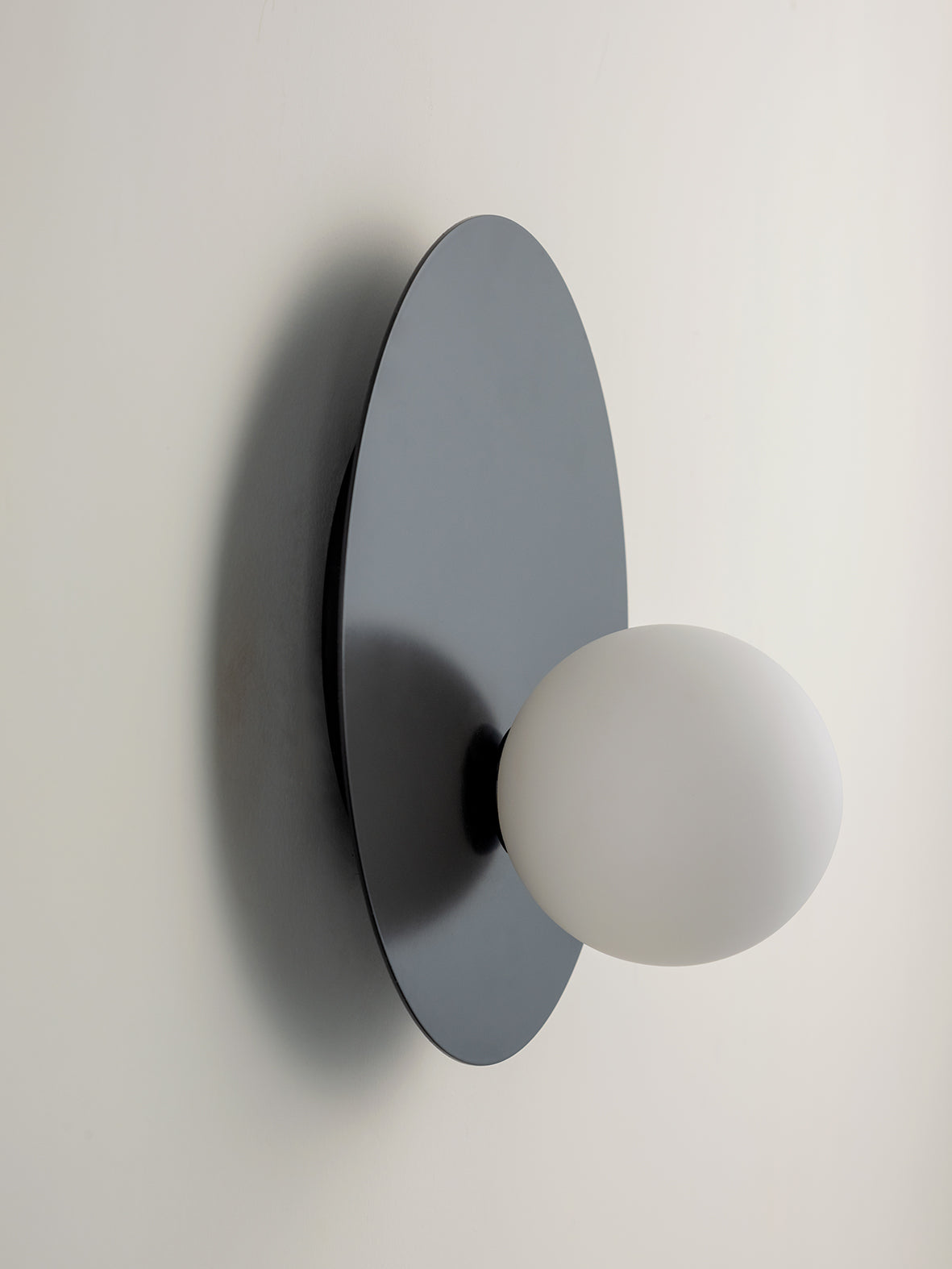 Luna - 1 light matt black wall light