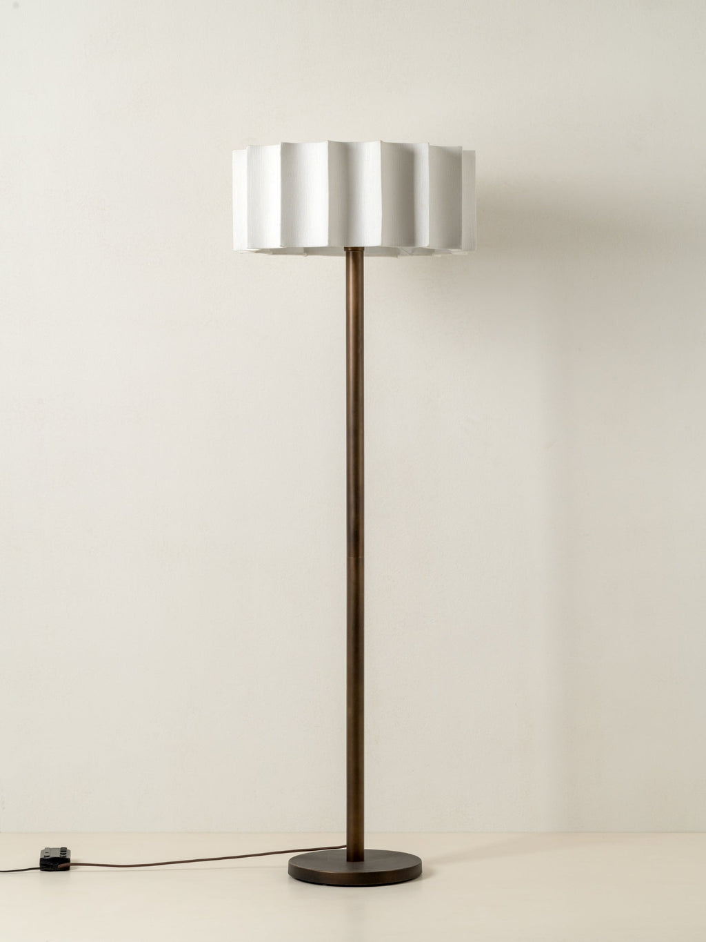 Viotti floor lamp