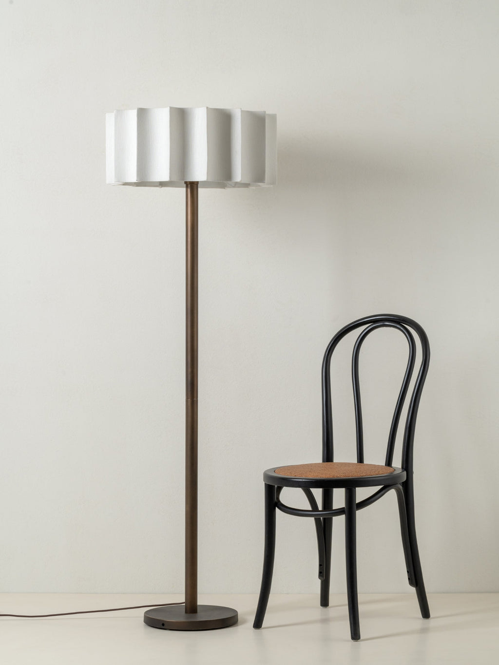 Viotti floor lamp
